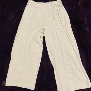 NWT - High Wasted cream colored cropped pants, Size S